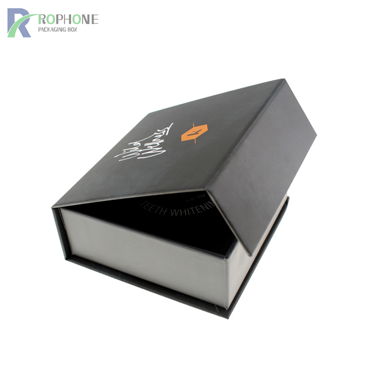 Caja de embalaje con forma de libro.