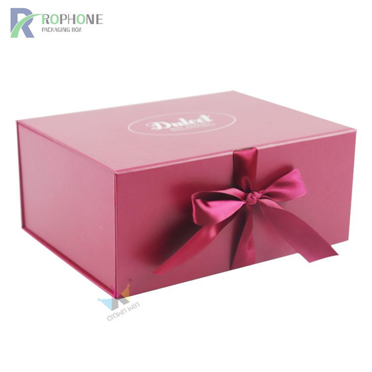 caja de cartón con tapas