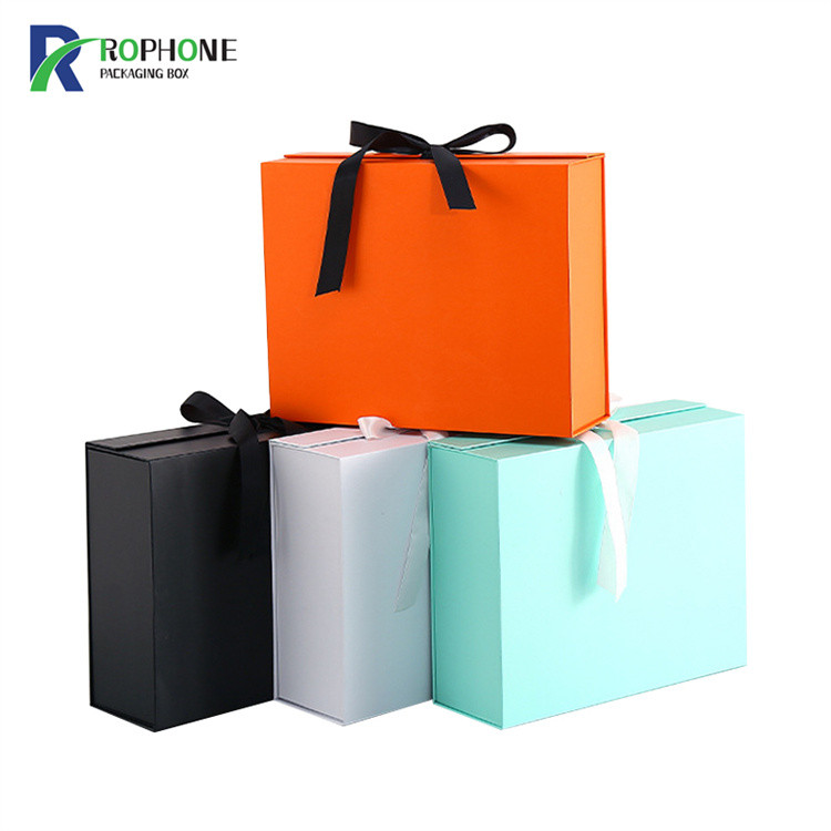 cajas de cartón con tapa